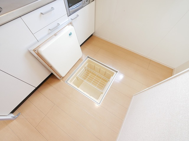 リビングタウン新大宮　Ｂ棟の収納|便利な収納スペースです