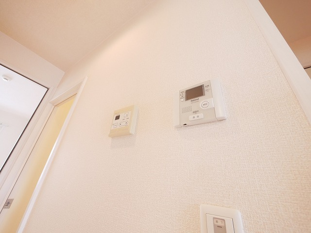 リビングタウン新大宮　Ｂ棟の設備|モニター付きインターホンです