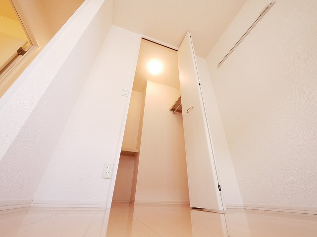 リビングタウン新大宮　Ｂ棟の収納|便利な収納スペースです