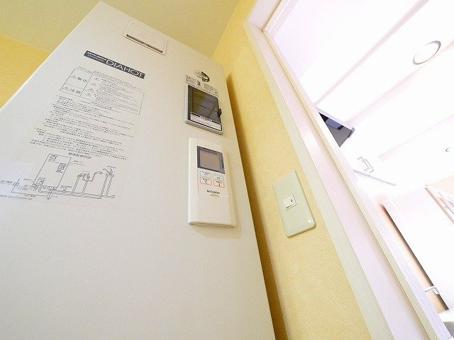 プレジール（西大寺小坊町）の設備|給湯リモコンです