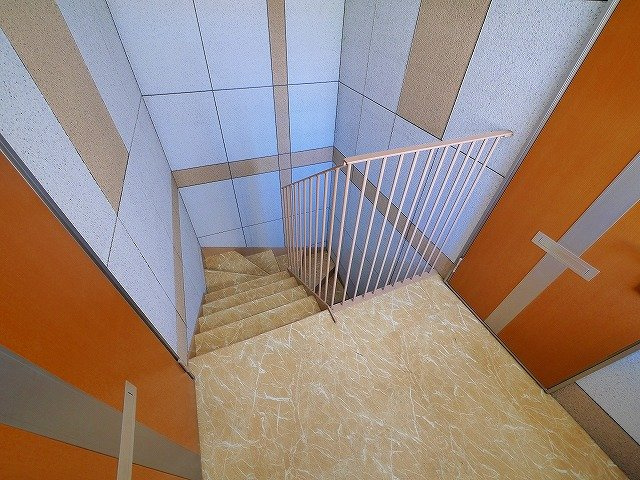 プレジール（西大寺小坊町）のその他共用部分|共用の階段廊下です