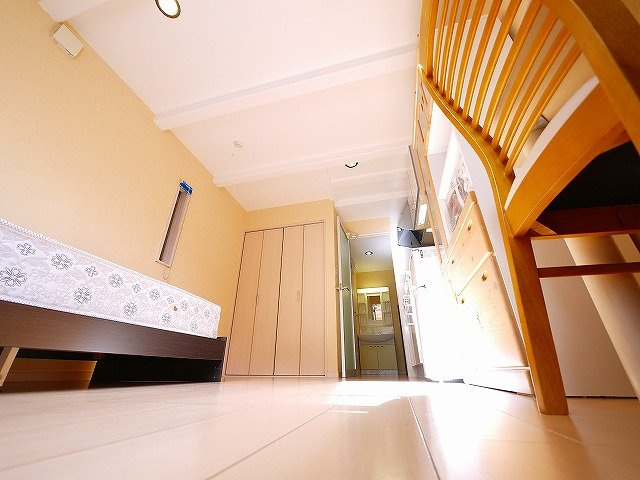 プレジール（西大寺小坊町）の居間・リビング|ゆとりのあるお部屋で新生活をいかがでしょうか