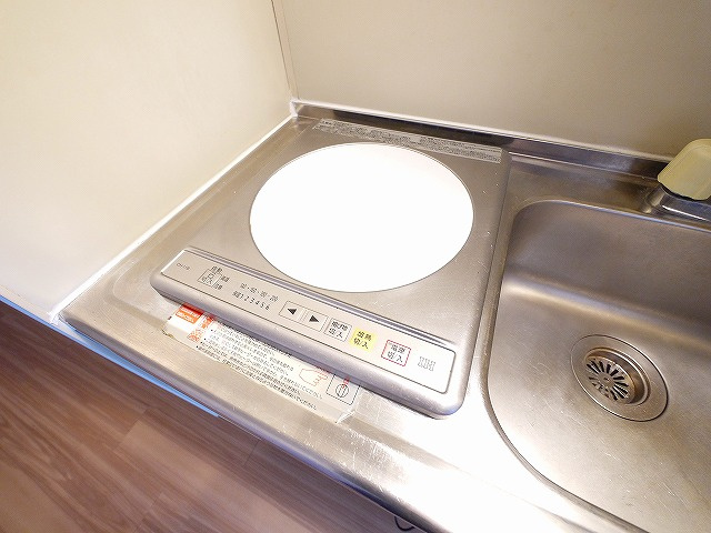 神殿マンション3号棟のキッチン|ＩＨ調理器