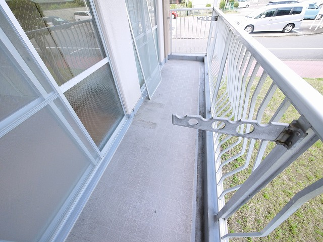 奈良ガーデンハイツのバルコニー|落ち着いた時間を過ごせるバルコニーです