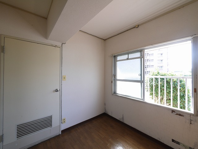 奈良ガーデンハイツの内装|きれいな洋室です