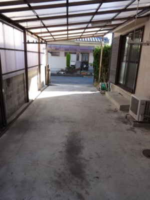 【駐車場】 | 伊保崎戸建（小東邸） | ２台駐車可能な屋根付駐車場！