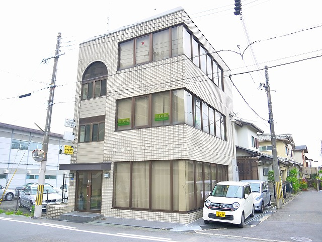 岩本ビル（三条添川町）の外観
