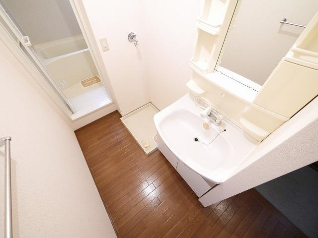 エスポワール（西九条町）の洗面所|使いやすい洗面所です