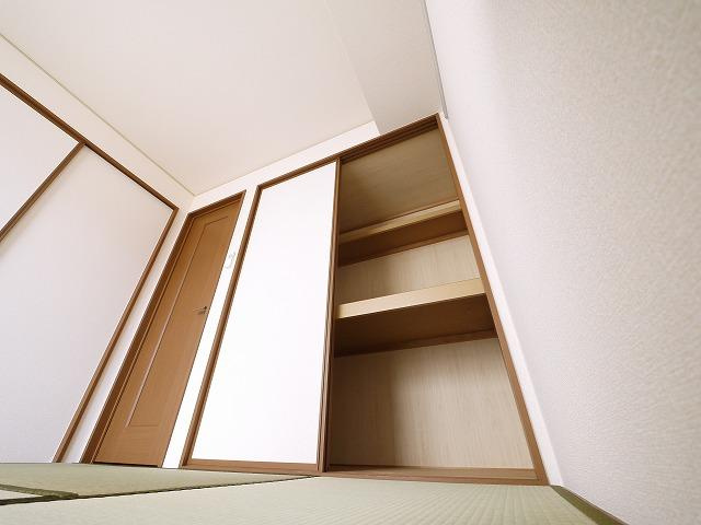 エスポワール（西九条町）の収納|収納スペースも充実しています