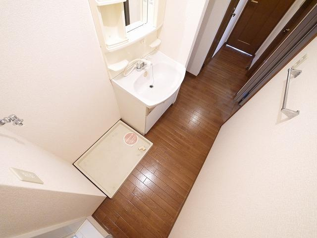 エスポワール（西九条町）の洗面所|忙しい朝には欠かせない洗面所です