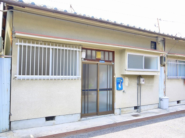 大西勝義貸家西棟南の外観