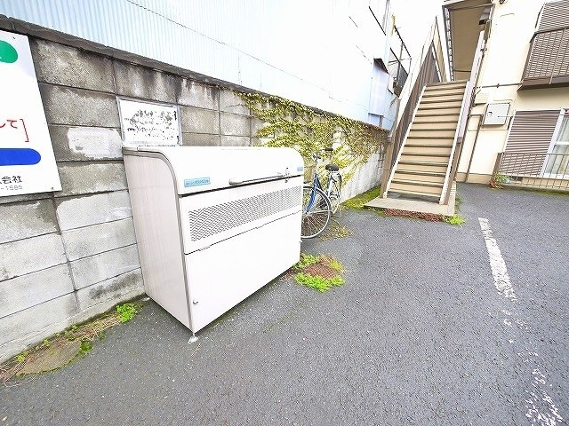 ホームズ飛鳥のその他共用部分|敷地内ゴミ置き場があります