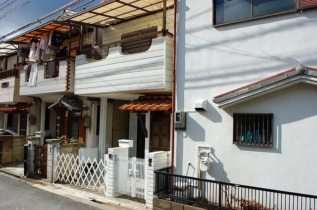 服部一戸建（5丁目）の外観|キレイな外観です。