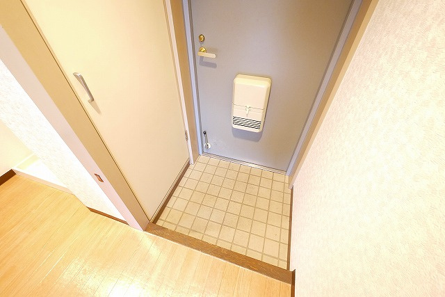 高畑マンションの玄関|ゆったりとした玄関です