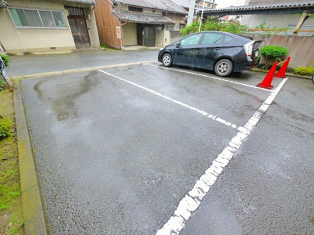 北京終岡田マンションⅡの駐車場|駐車スペースもあります
