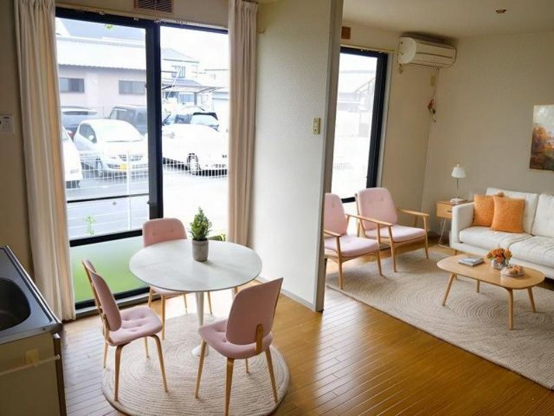 パナメゾン弐番館の居間・リビング|こちらの居間で趣味の時間をお楽しみください