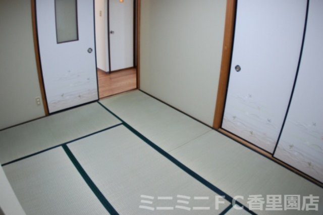 郡津マンションの和室