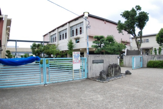 郡津マンションの周辺