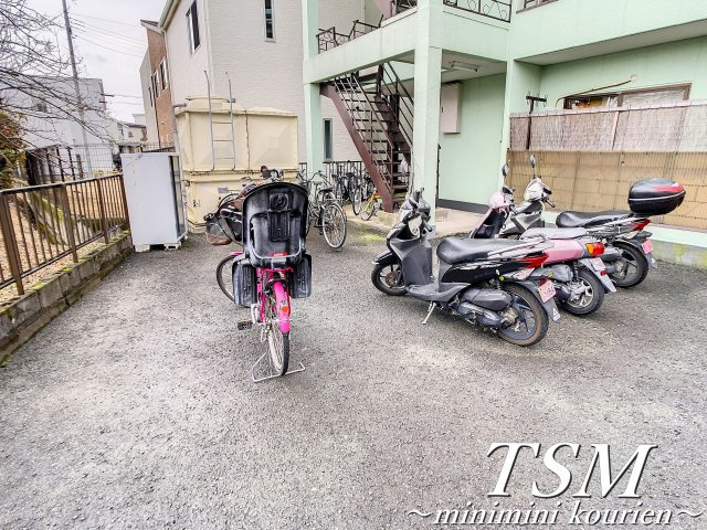 郡津マンションのその他共用部分|自転車置場＆バイク置場