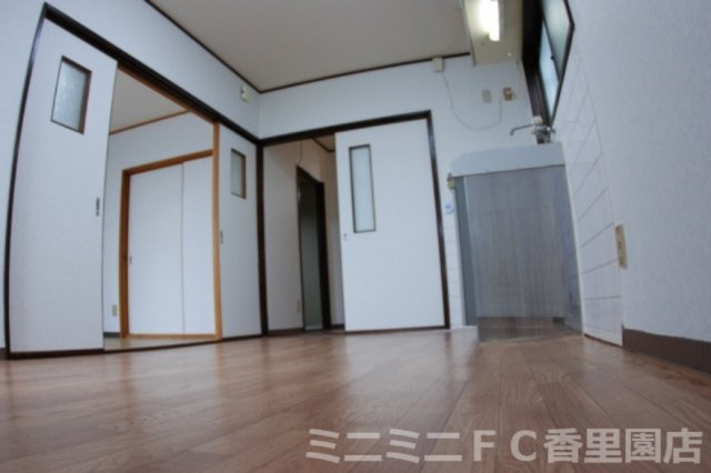 郡津マンションの居間・リビング