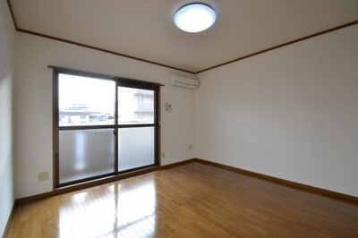 【居間・リビング】 | ガーデンクレストⅡ