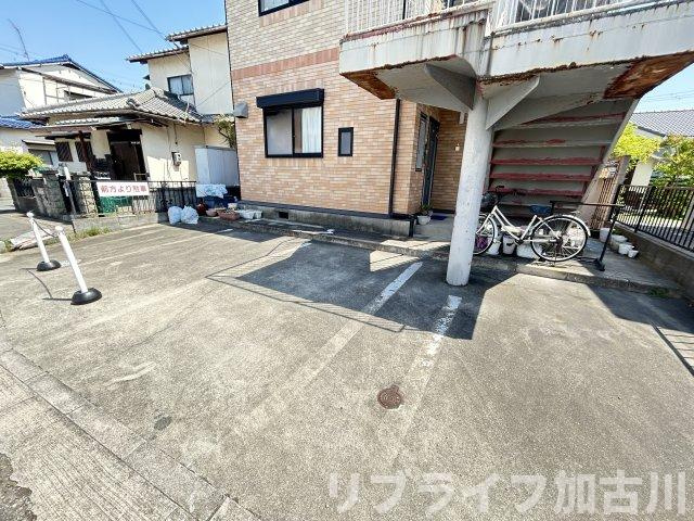 グランシャリオの駐車場