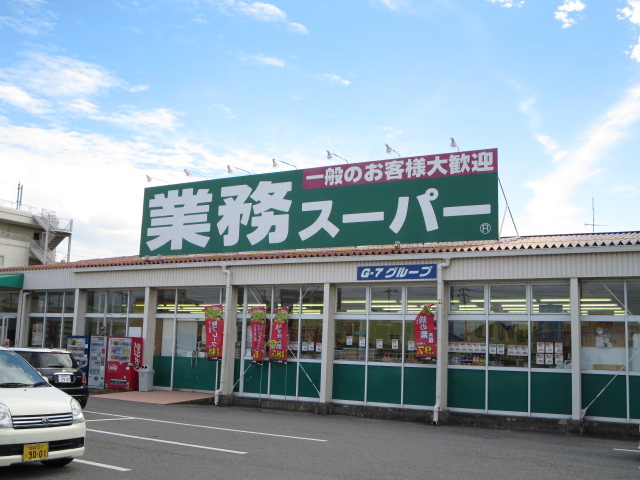 サンライフ粟津のエントランス