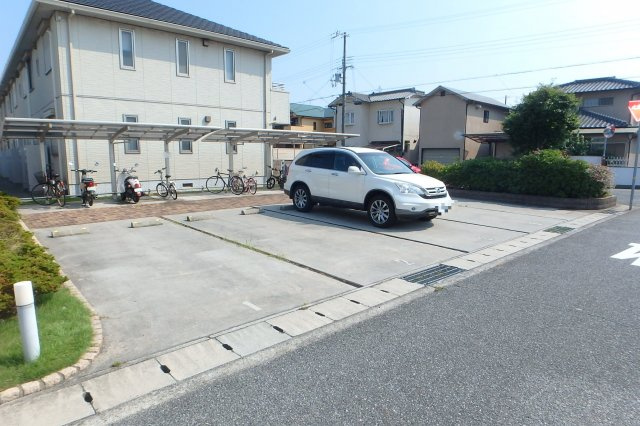 ジラソーレ・パラッツォの駐車場