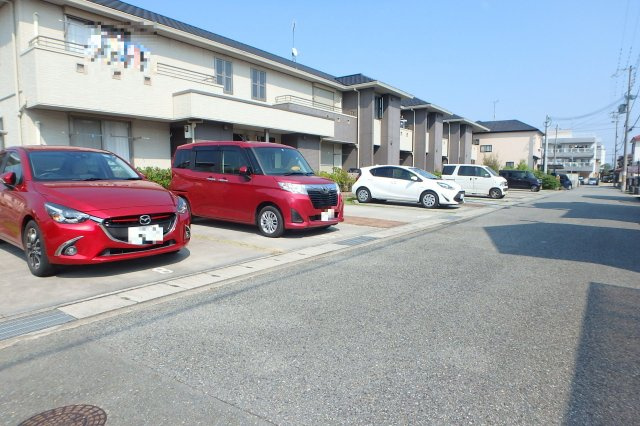 ジラソーレ・パラッツォの駐車場