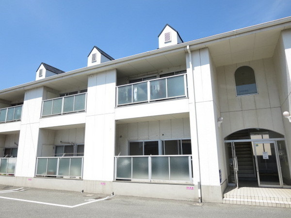 ファミーユ友沢弐番館の外観
