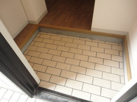 ハイツ北在家の玄関