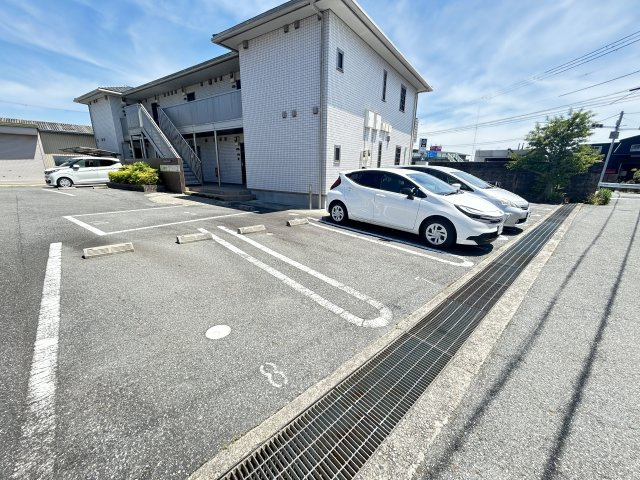 キラーナコートの駐車場