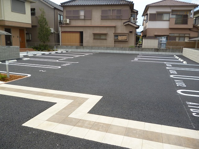 MASTCOURT新野辺Bの駐車場
