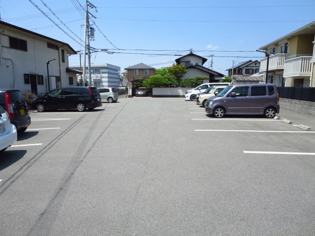 リジェールヒルＡ棟の駐車場