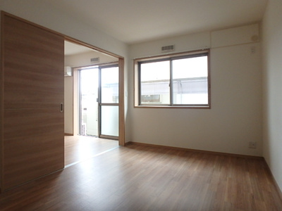 【洋室】 | ルミエール北脇２ | １階のお部屋のお写真です