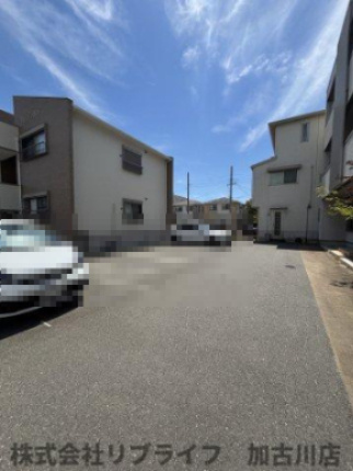 リオ・レジュール加古川の駐車場