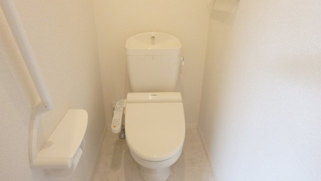 シャーメゾン水足Aのトイレ