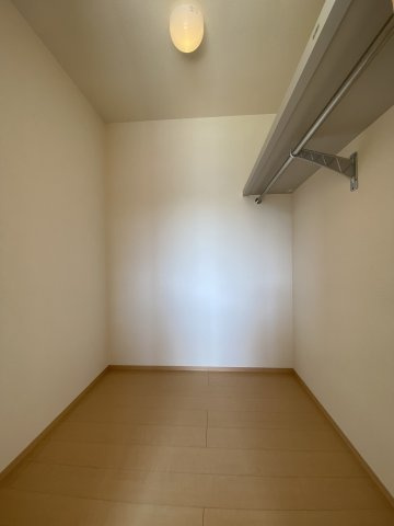 モダンコート曽根Aの収納|205号室参照