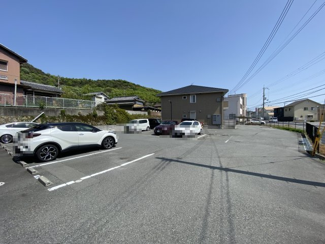 モダンコート曽根Aの駐車場