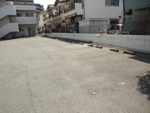 D-スクウェア加古川の駐車場