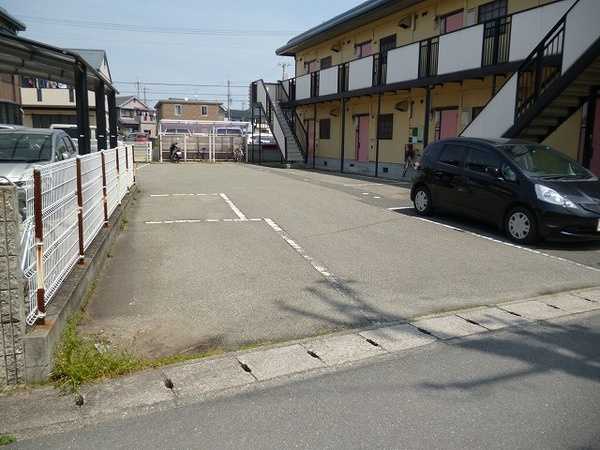 ハイツコンフォート１の駐車場