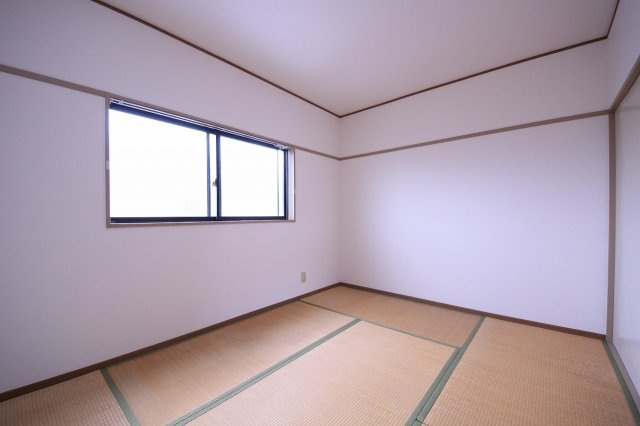 アップルガーデンＣの和室|使い勝手のいい寝室です
