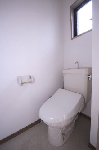 アップルガーデンＣのトイレ|ゆったりとした空間のトイレです