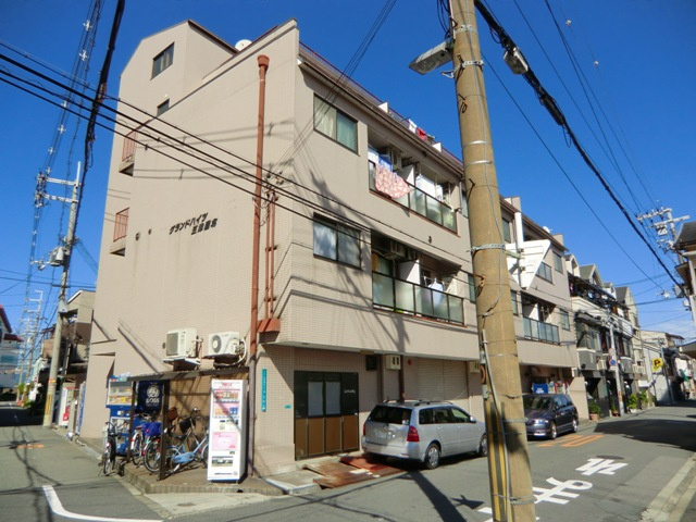 グランドハイツ三津屋北