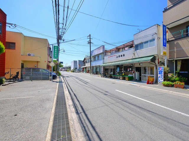 岡野ビルの周辺