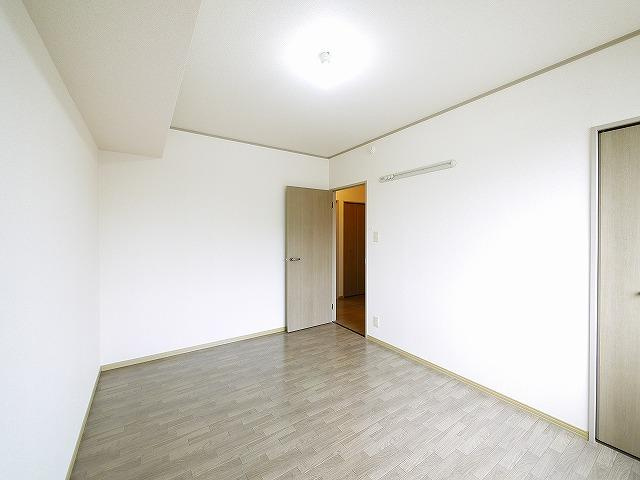 パストラルジュセイ壱番館の洋室|落ち着いた色調の洋室です