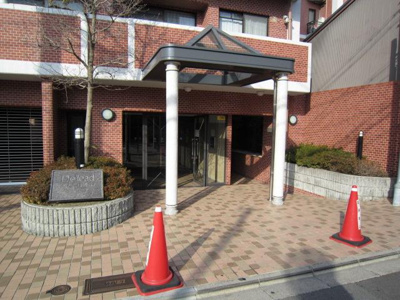 【エントランス】 | デリード二条城前