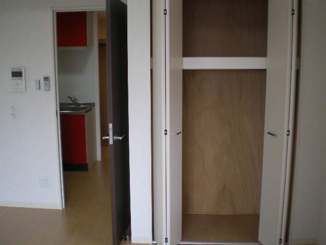 YKハイツ西明石2の収納