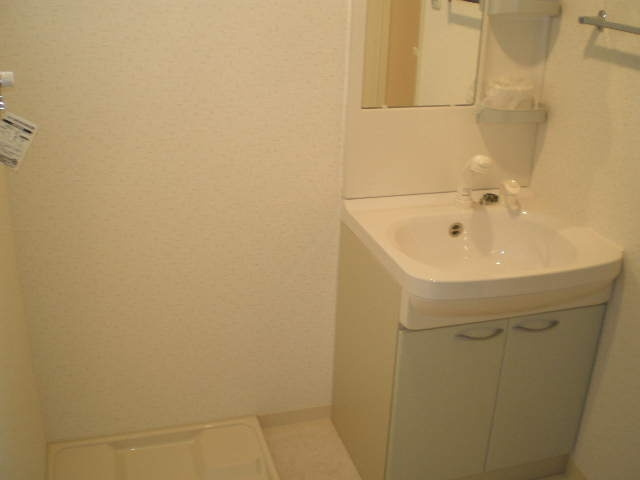 YKハイツ西明石2の洗面所