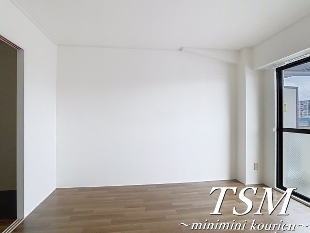 ＰＬＵＭ　ＣＩＴＹ　ＲＥＳＩＤＥＮＣＥ　ＮＥＹＡＧＡＷＡの洋室